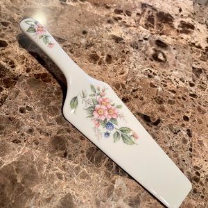 Vintage Andrea by Sadek Ceramic Floral Pie/Cake Server